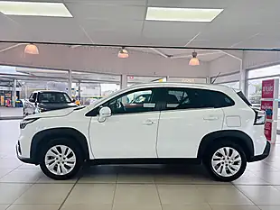 Used 2024 Suzuki S-Cross Motion White - Interior and Exterior details 6