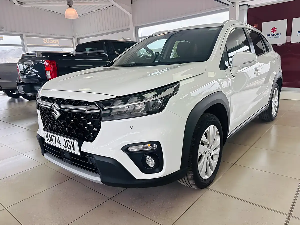 Used 2024 Suzuki S-Cross Motion White - Interior and Exterior details 5