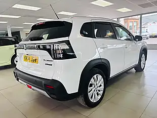 Used 2024 Suzuki S-Cross Motion White - Interior and Exterior details 7