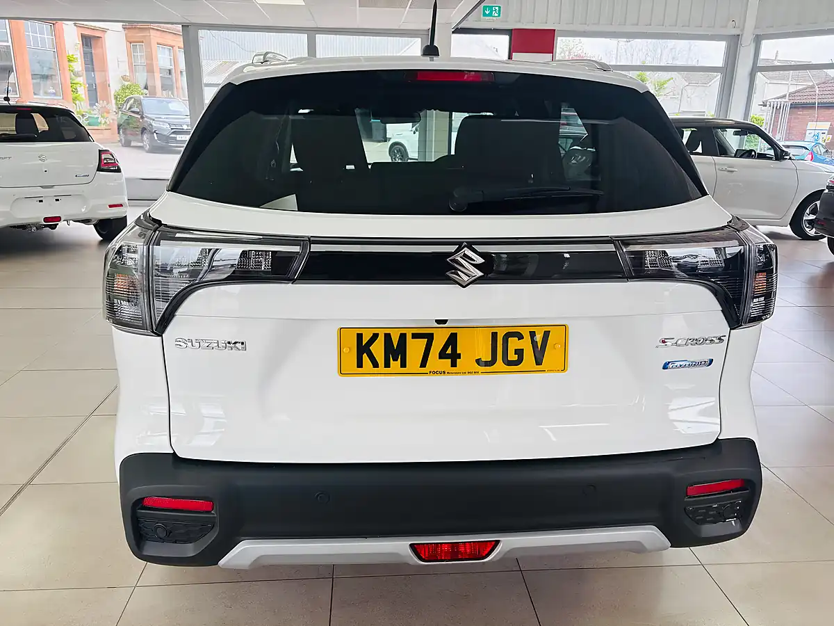 Used 2024 Suzuki S-Cross Motion White - Interior and Exterior details 8