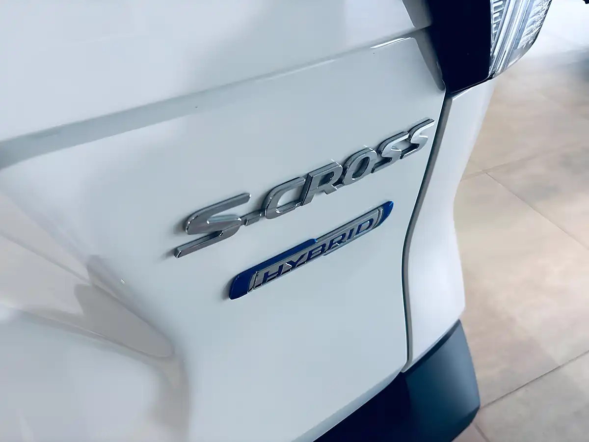 Used 2024 Suzuki S-Cross Ultra Allgrip White - Interior and Exterior details 19