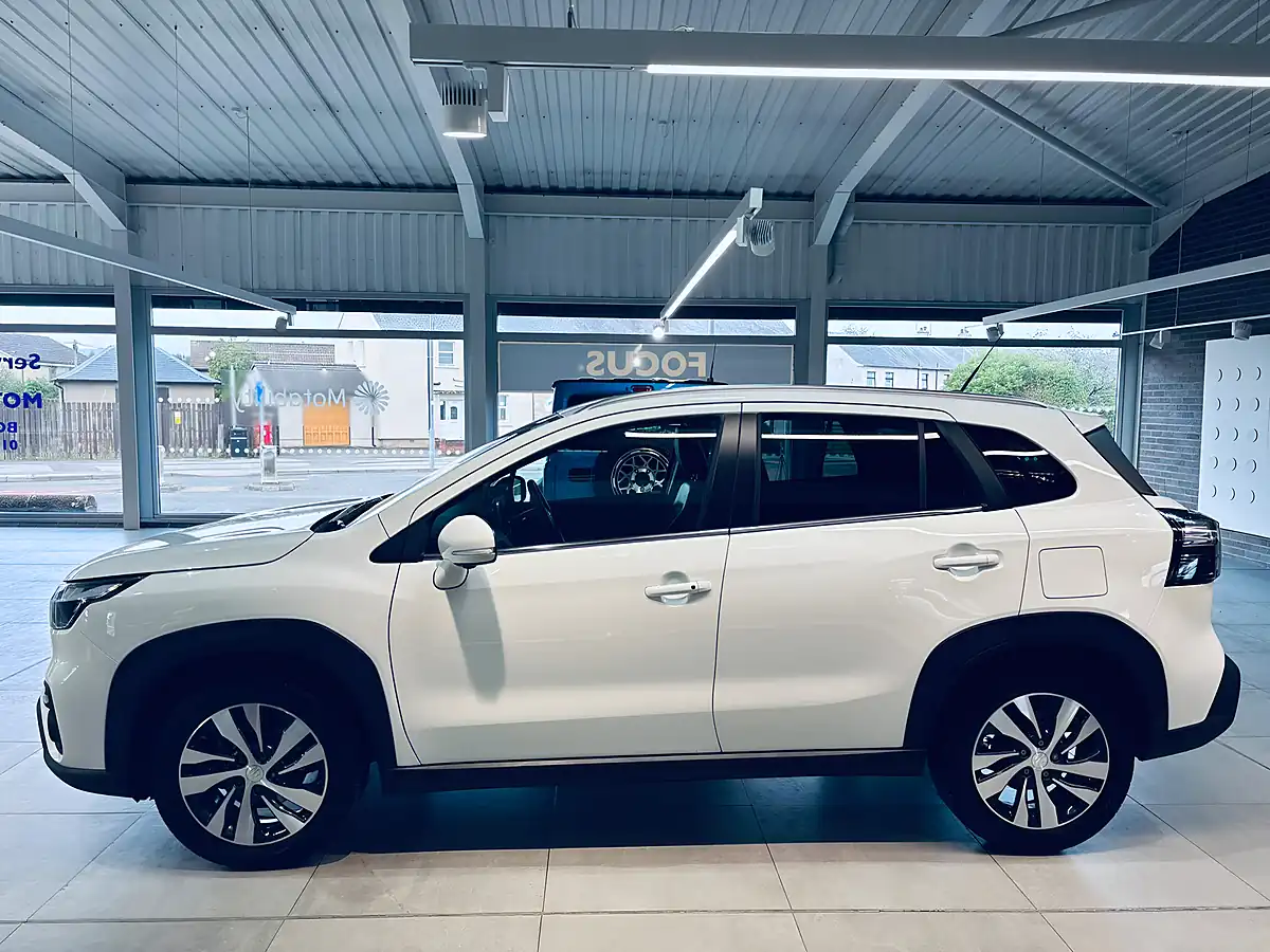 Used 2024 Suzuki S-Cross Ultra Allgrip White - Interior and Exterior details 6