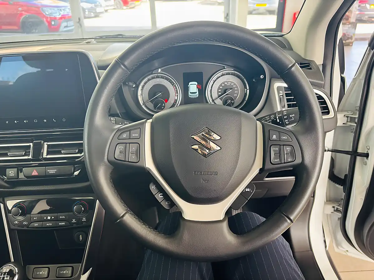 Used 2024 Suzuki S-Cross Ultra Allgrip White - Interior and Exterior details 16