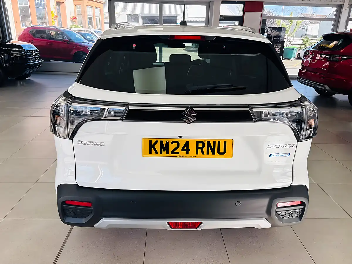 Used 2024 Suzuki S-Cross Ultra Allgrip White - Interior and Exterior details 7