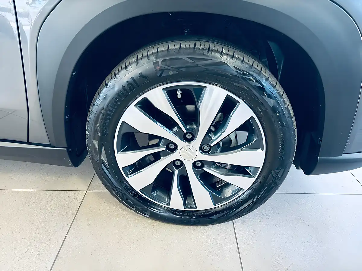 Used 2024 Suzuki S-Cross Ultra Grey - Interior and Exterior details 11