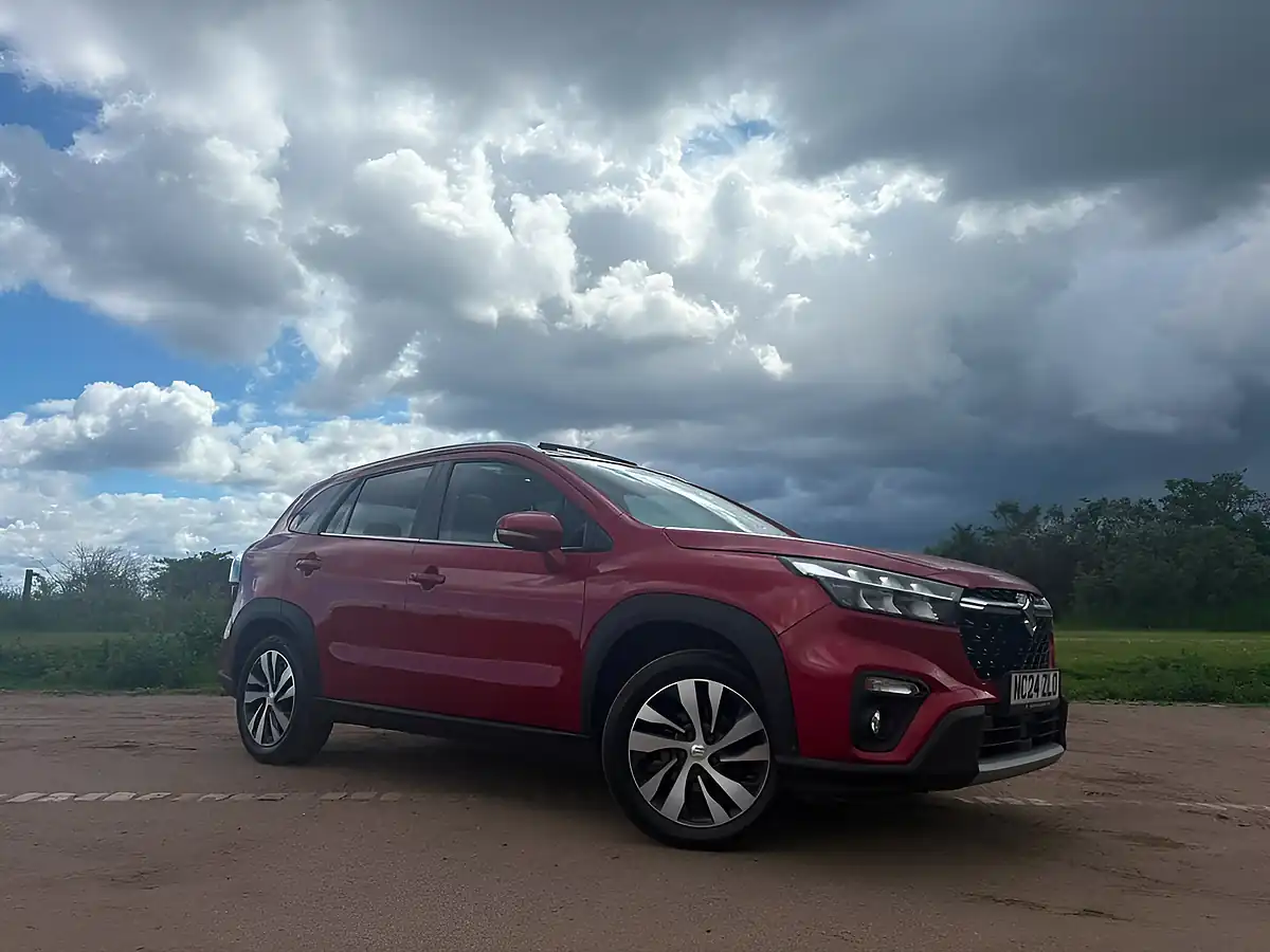 Used 2024 Suzuki S-Cross Ultra Red - Interior and Exterior details 10