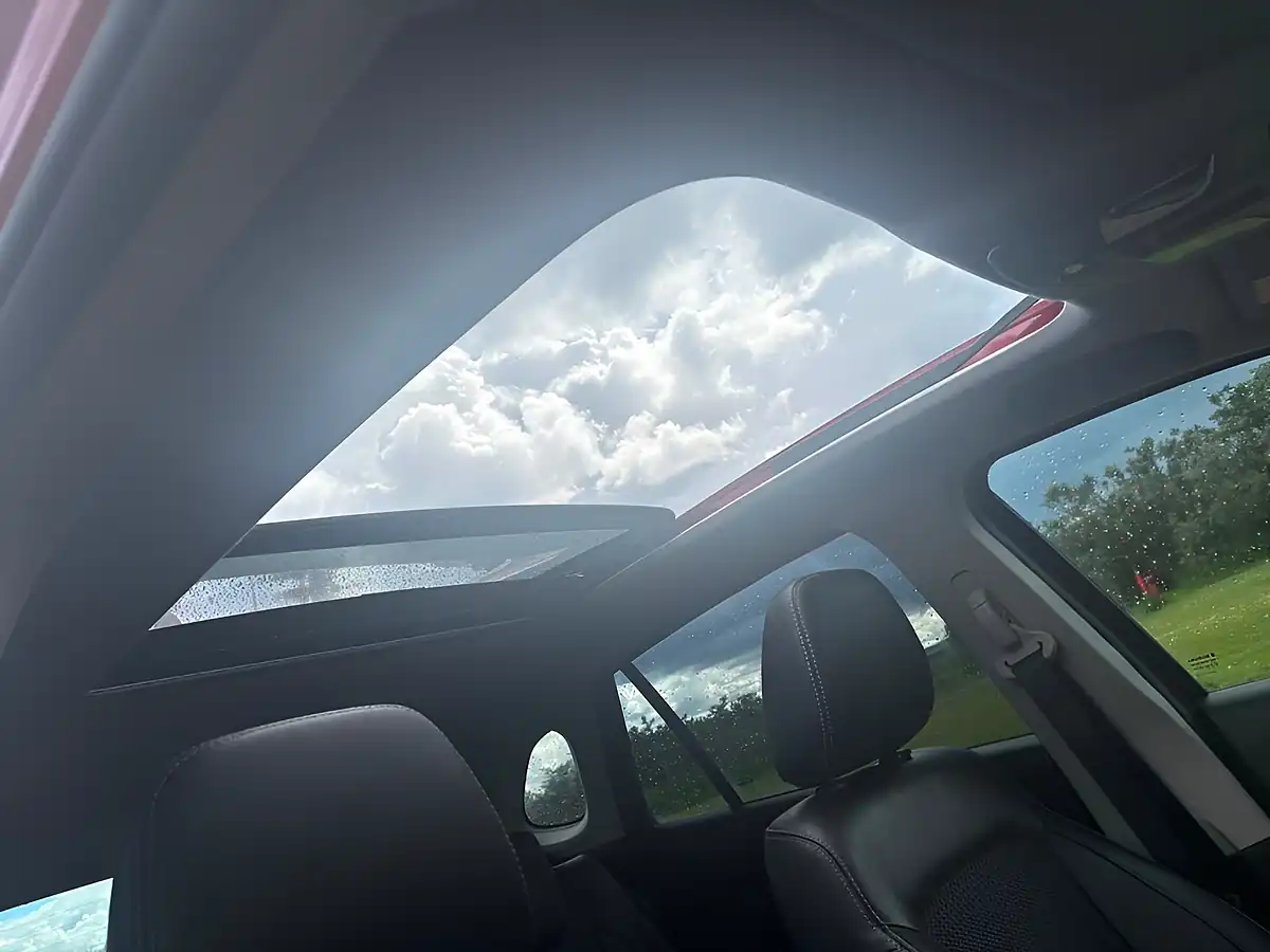 Used 2024 Suzuki S-Cross Ultra Red - Interior and Exterior details 16
