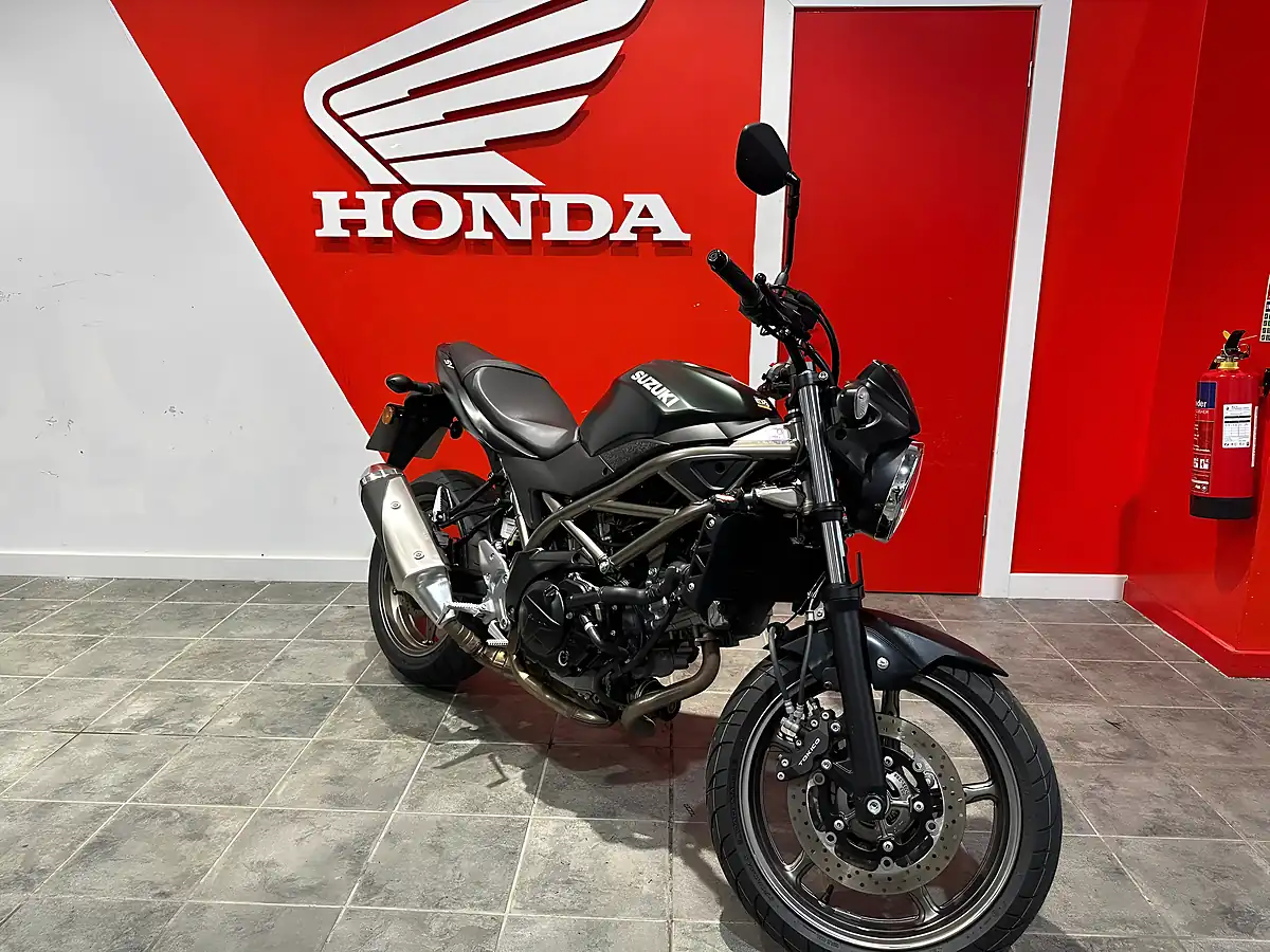 Used 2024 Suzuki SV650 a Green - Front View