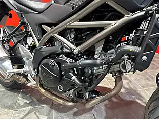 Used 2024 Suzuki SV650 a Green - Interior and Exterior details 6