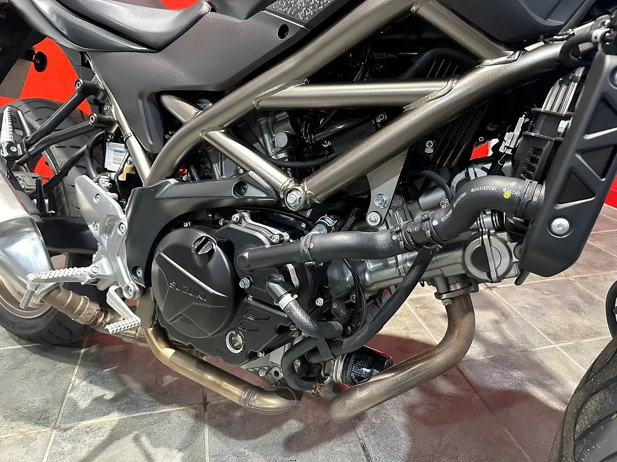 Used 2024 Suzuki SV650 a Green - Interior and Exterior details 6