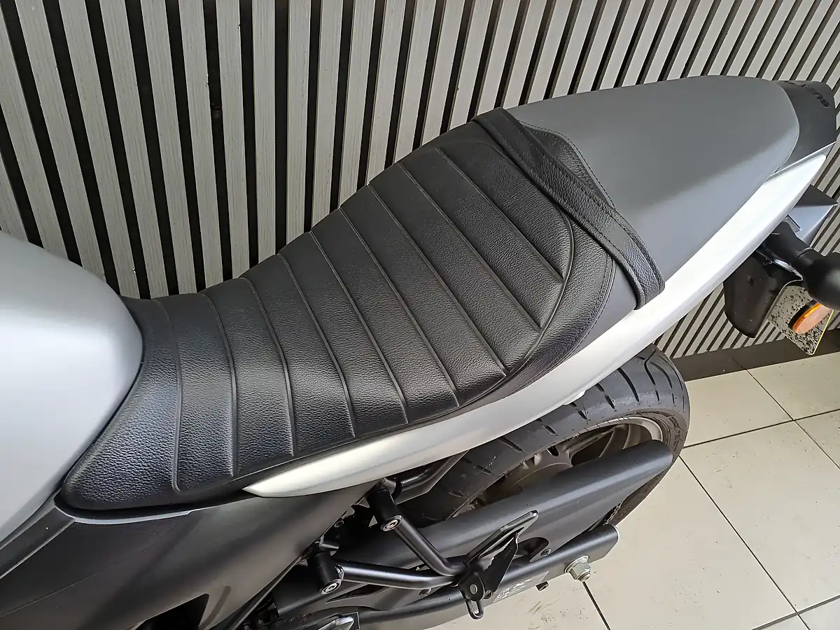 Used 2024 Suzuki SV650 X Silver - Interior and Exterior details 10