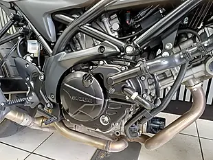 Used 2024 Suzuki SV650 X Silver - Interior and Exterior details 13