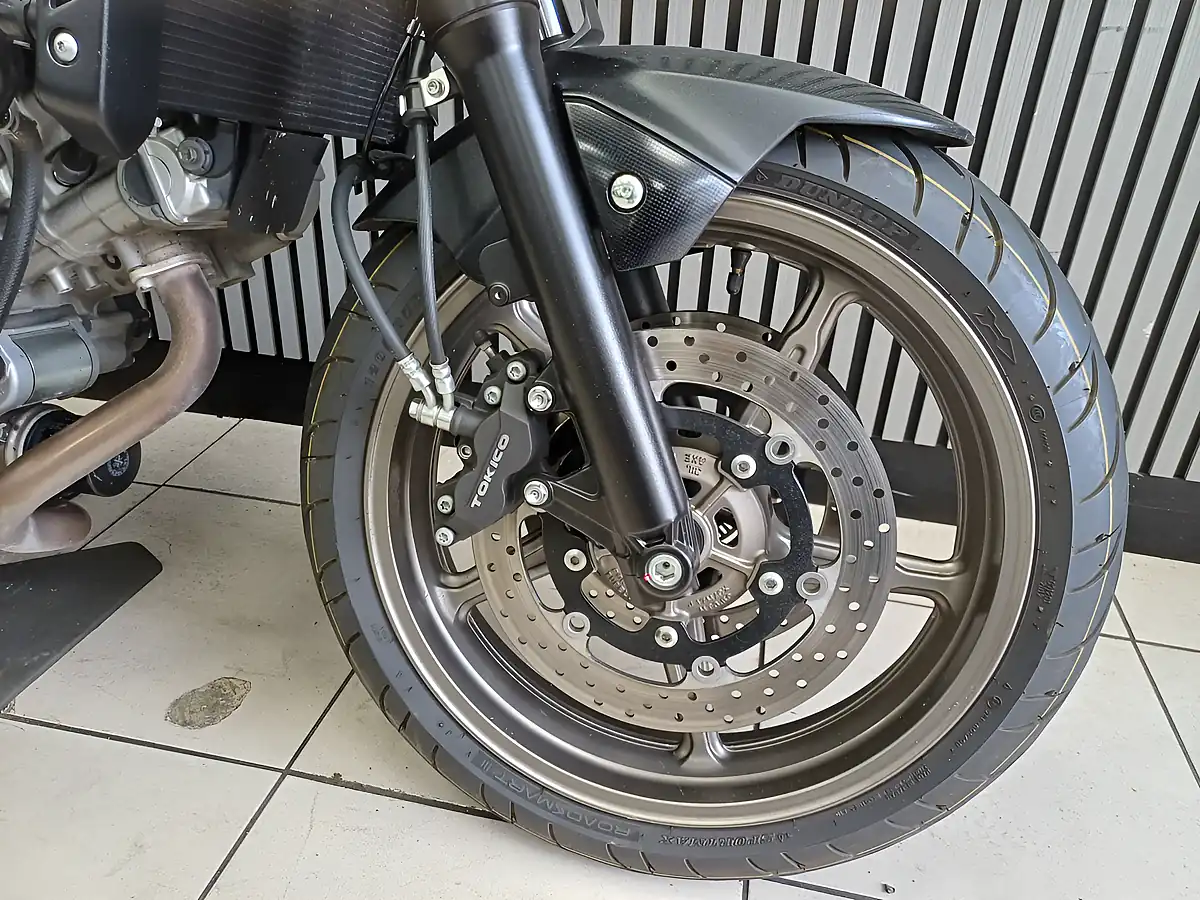 Used 2024 Suzuki SV650 X Silver - Interior and Exterior details 15