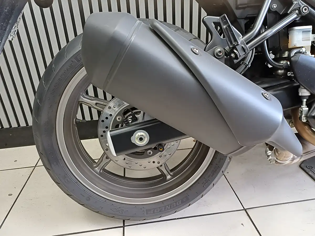Used 2024 Suzuki SV650 X Silver - Interior and Exterior details 16