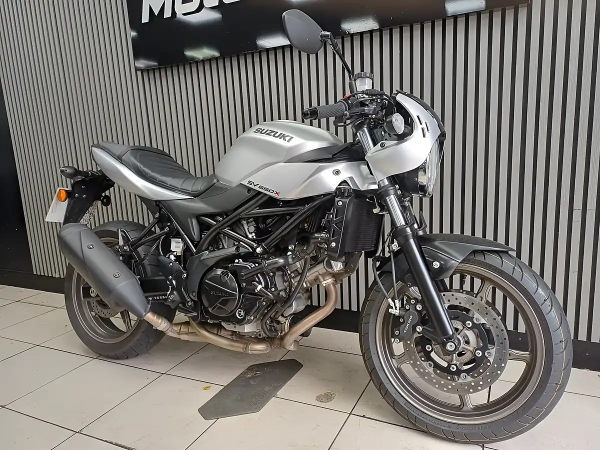 Used 2024 Suzuki SV650 X Silver - Interior and Exterior details 3