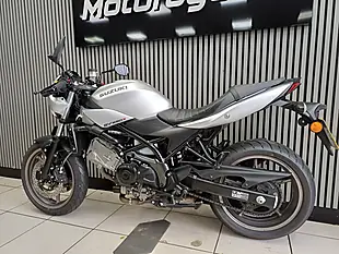 Used 2024 Suzuki SV650 X Silver - Interior and Exterior details 5