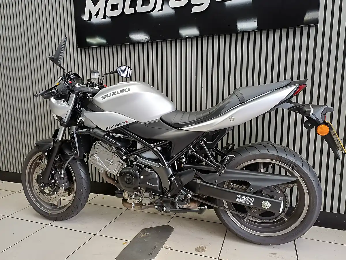 Used 2024 Suzuki SV650 X Silver - Interior and Exterior details 5