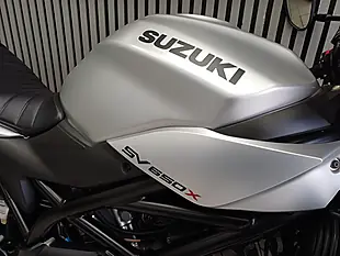 Used 2024 Suzuki SV650 X Silver - Interior and Exterior details 7