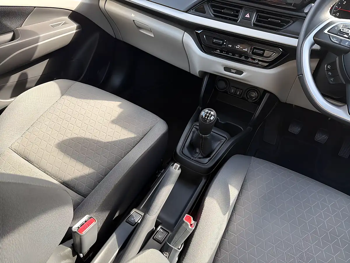 Used 2024 Suzuki Swift Motion Black - Interior and Exterior details 13