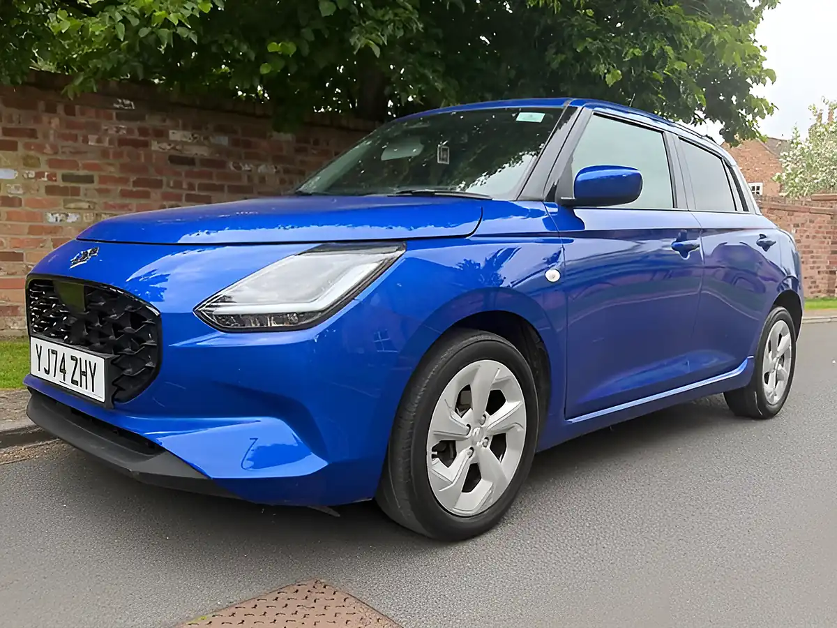 Used 2024 Suzuki Swift Motion Blue - Front View