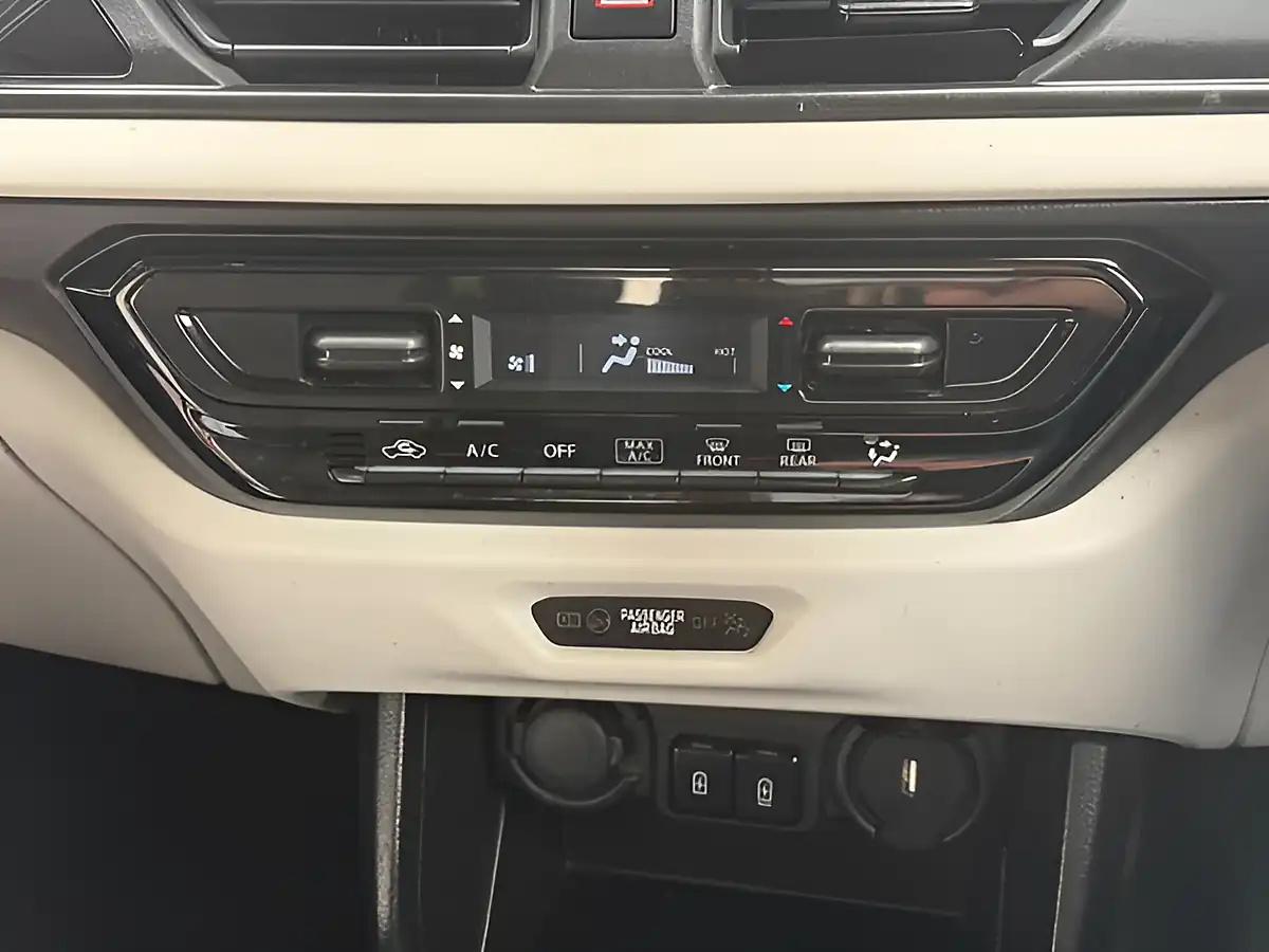 Used 2024 Suzuki Swift Motion Blue - Interior and Exterior details 12