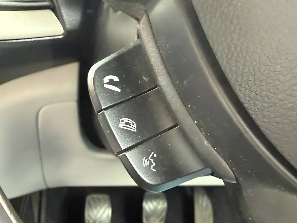 Used 2024 Suzuki Swift Motion Blue - Interior and Exterior details 13