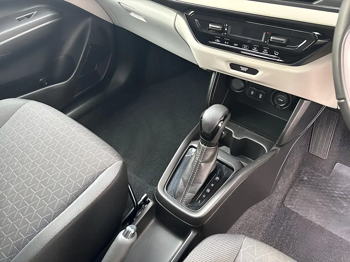 Used 2024 Suzuki Swift Motion Blue - Interior and Exterior details 12