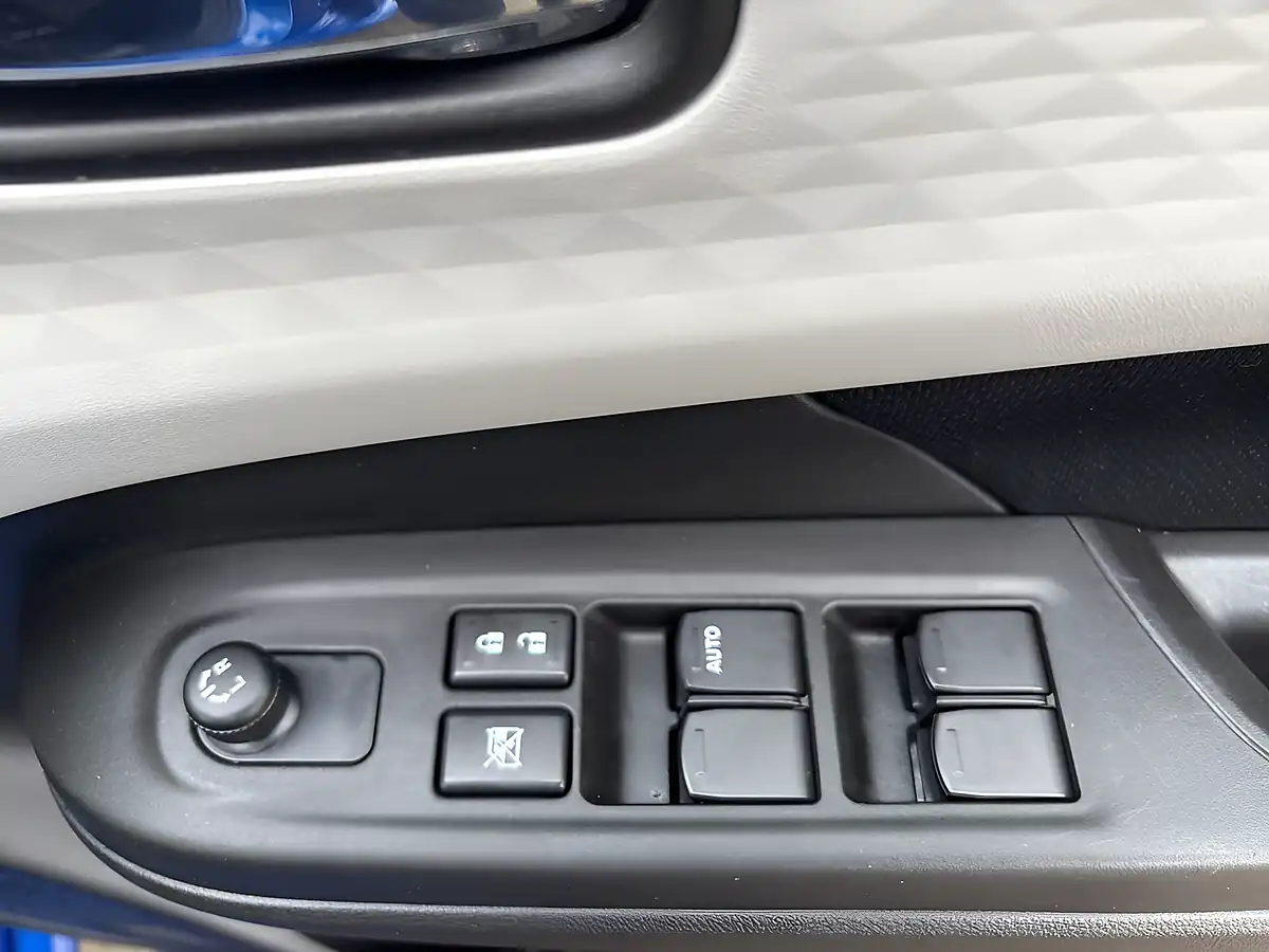Used 2024 Suzuki Swift Motion Blue - Interior and Exterior details 14