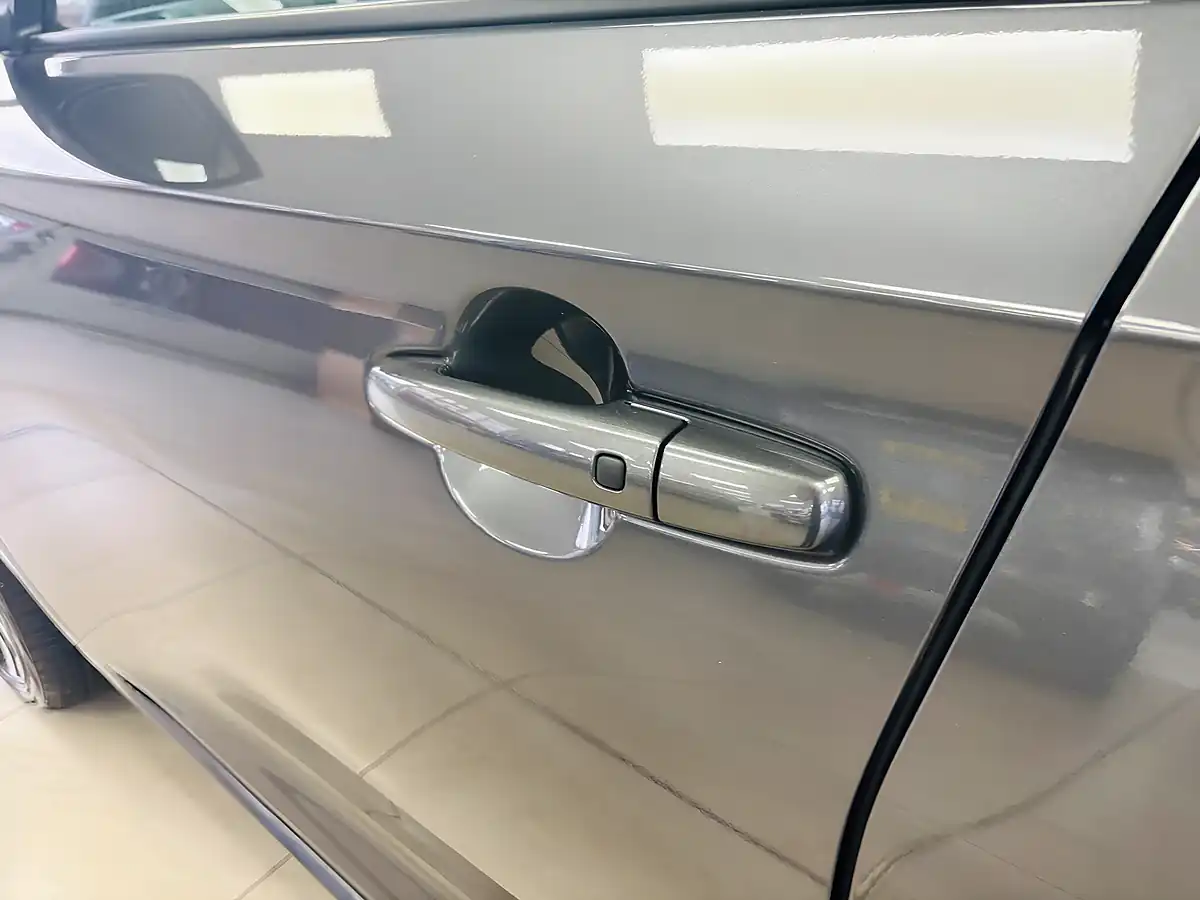 Used 2024 Suzuki Swift Motion Grey - Interior and Exterior details 14