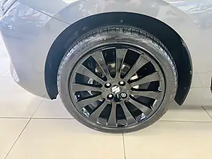 Used 2024 Suzuki Swift Motion Grey - Interior and Exterior details 16