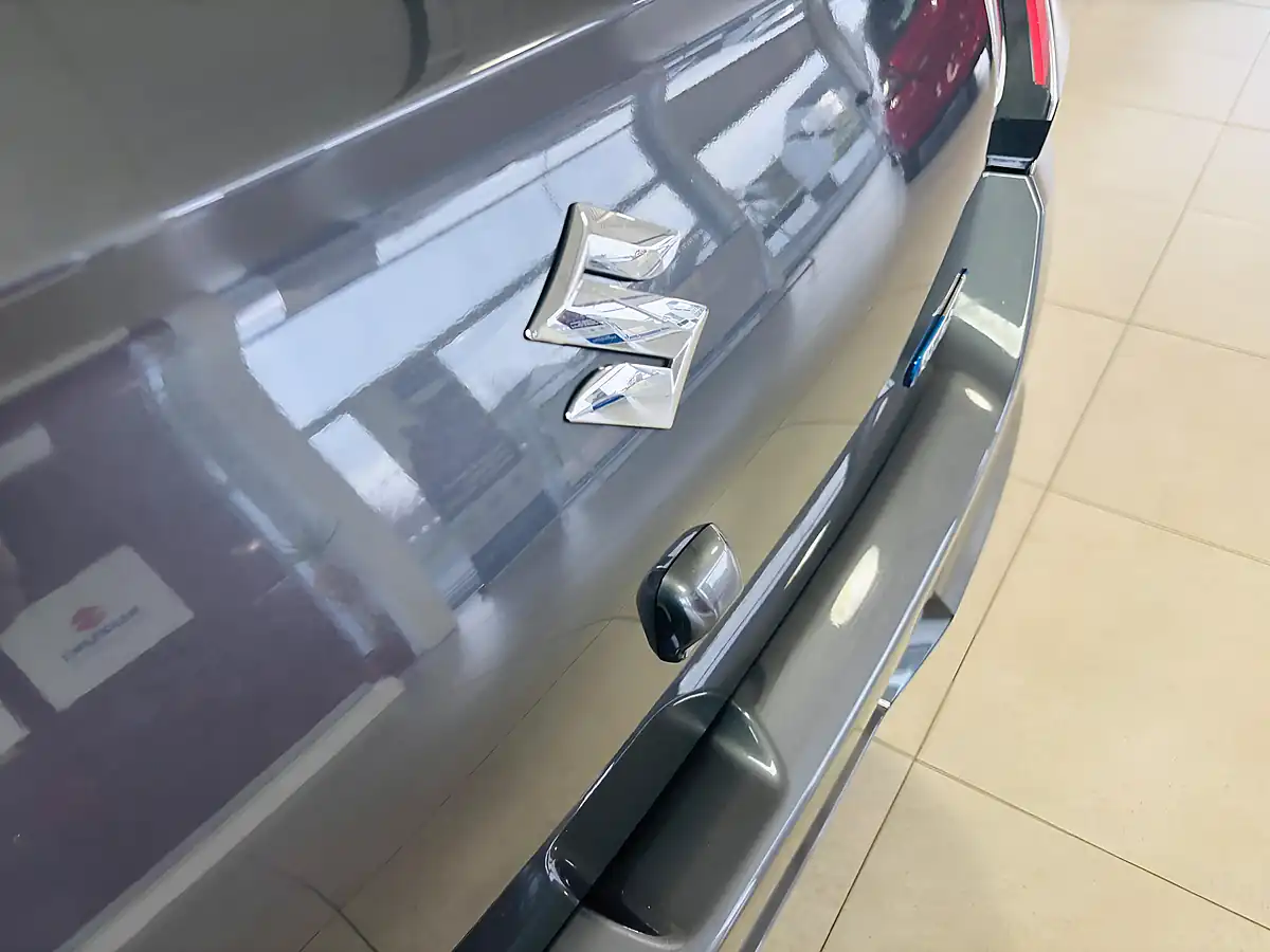 Used 2024 Suzuki Swift Motion Grey - Interior and Exterior details 19