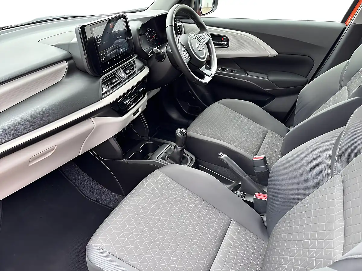Used 2024 Suzuki Swift Motion Orange - Interior and Exterior details 12