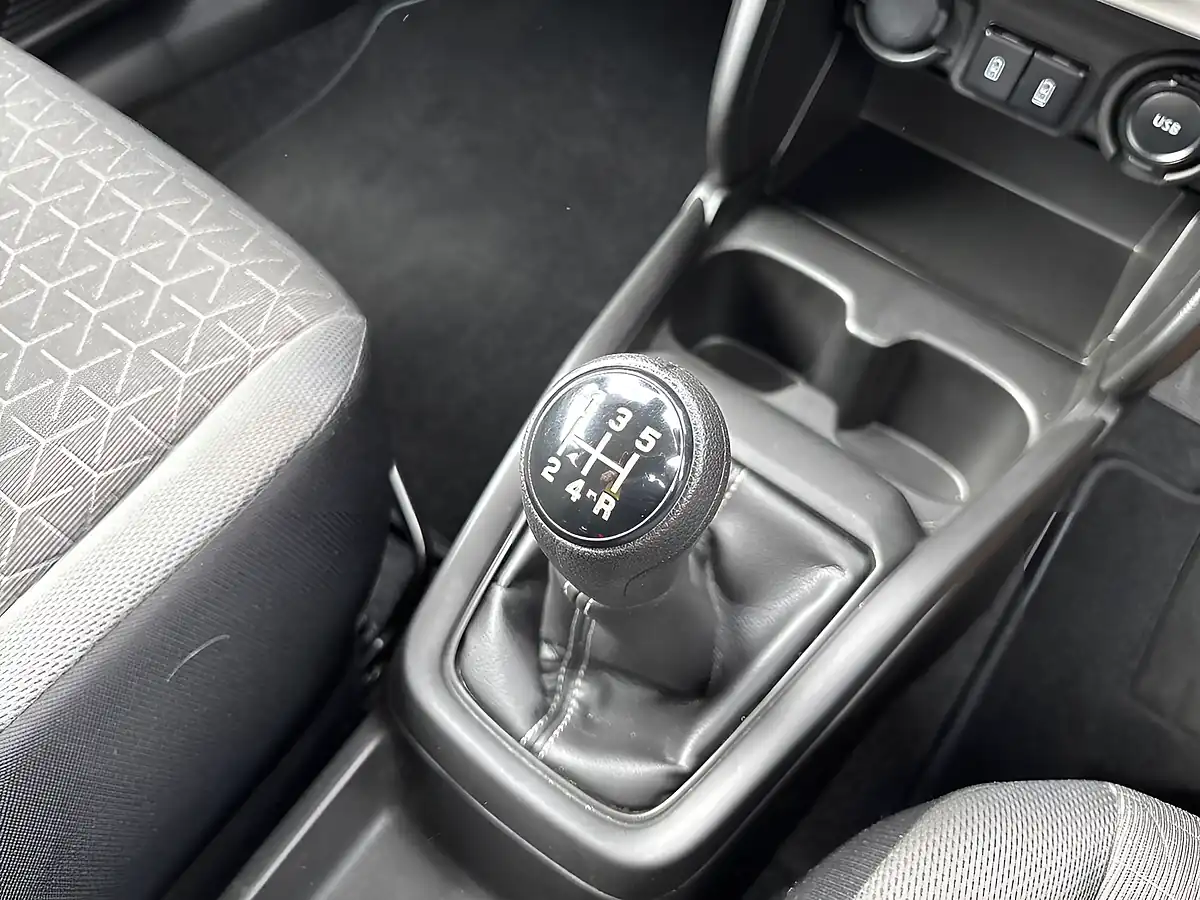 Used 2024 Suzuki Swift Motion Orange - Interior and Exterior details 13