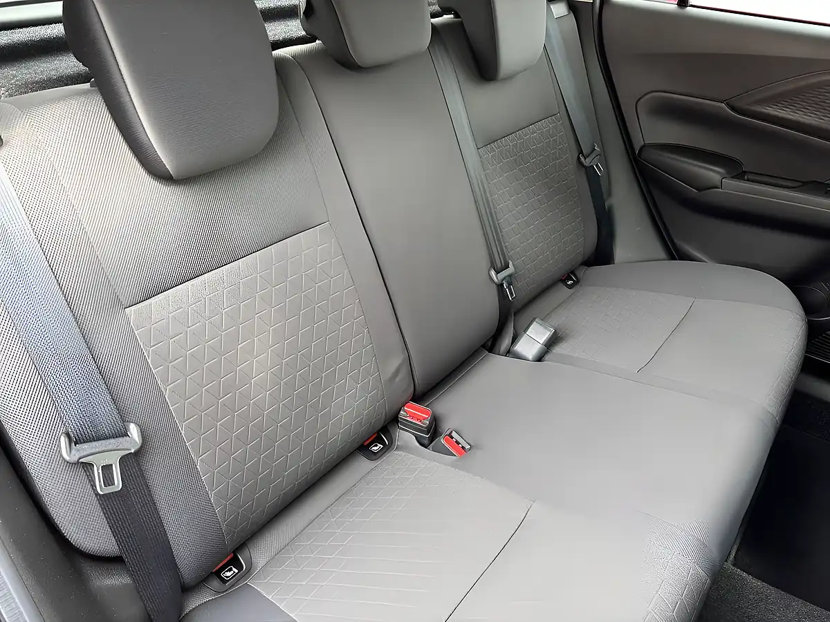 Used 2024 Suzuki Swift Motion Orange - Interior and Exterior details 4