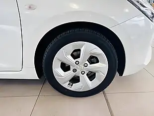 Used 2024 Suzuki Swift Motion White - Interior and Exterior details 11