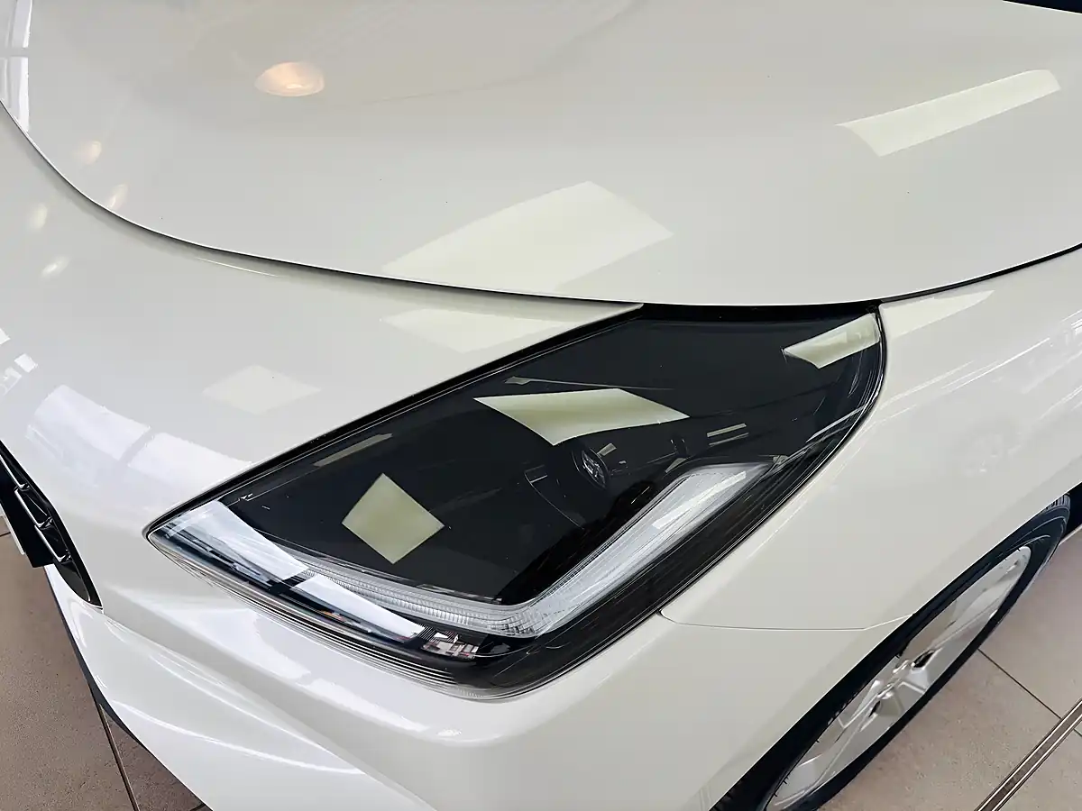 Used 2024 Suzuki Swift Motion White - Interior and Exterior details 14
