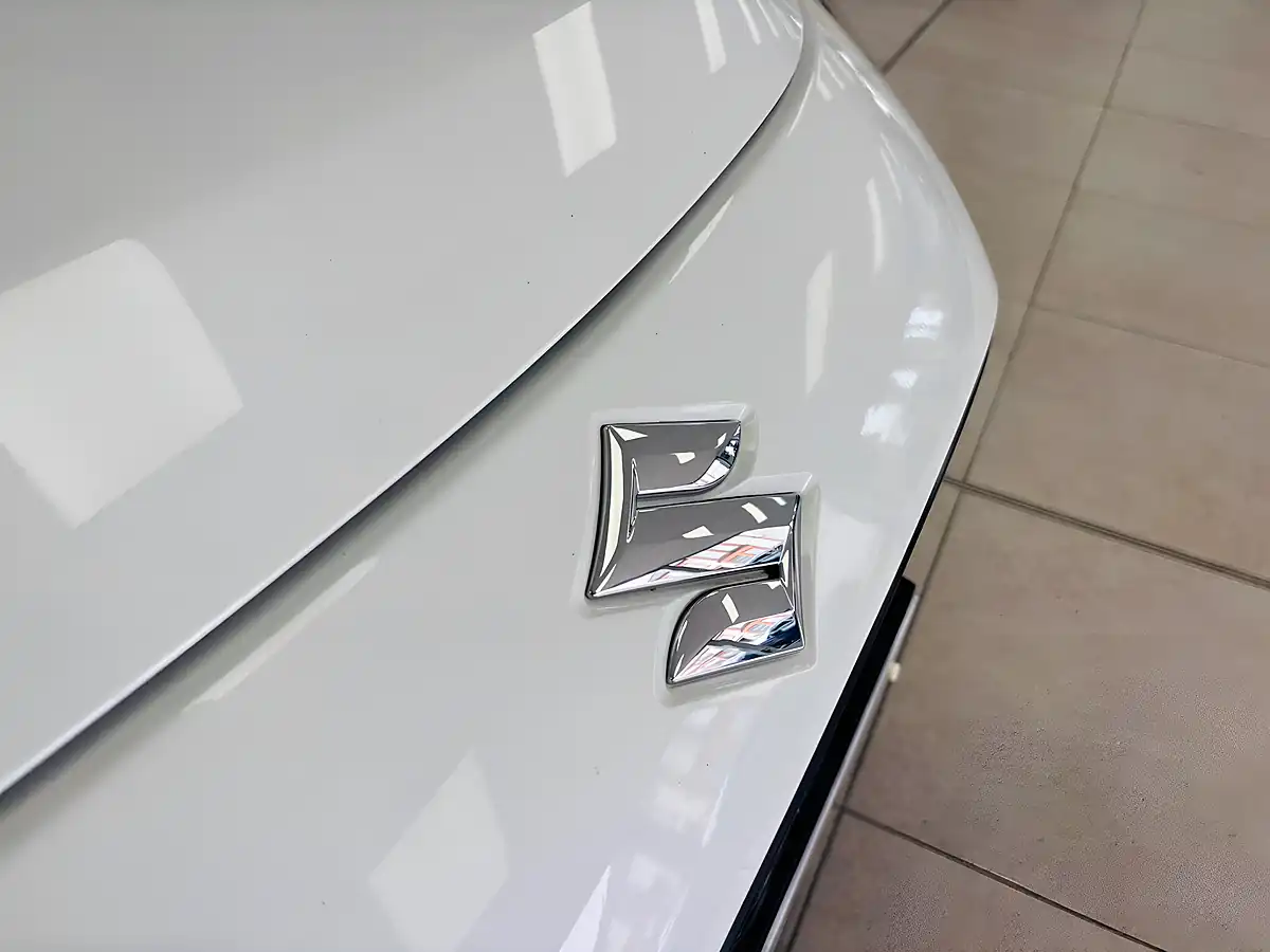 Used 2024 Suzuki Swift Motion White - Interior and Exterior details 15