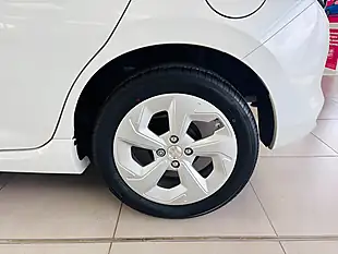 Used 2024 Suzuki Swift Motion White - Interior and Exterior details 16