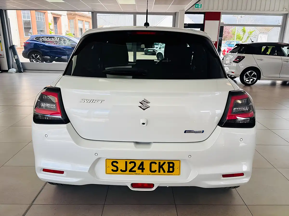 Used 2024 Suzuki Swift Motion White - Interior and Exterior details 4