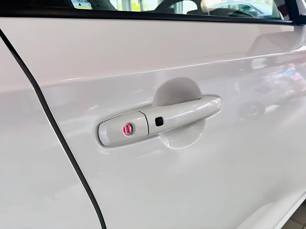 Used 2024 Suzuki Swift Motion White - Interior and Exterior details 7