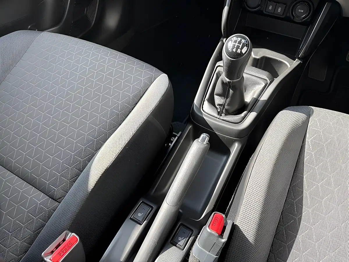 Used 2024 Suzuki Swift Motion White - Interior and Exterior details 10