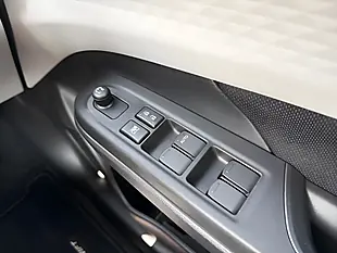 Used 2024 Suzuki Swift Motion White - Interior and Exterior details 11
