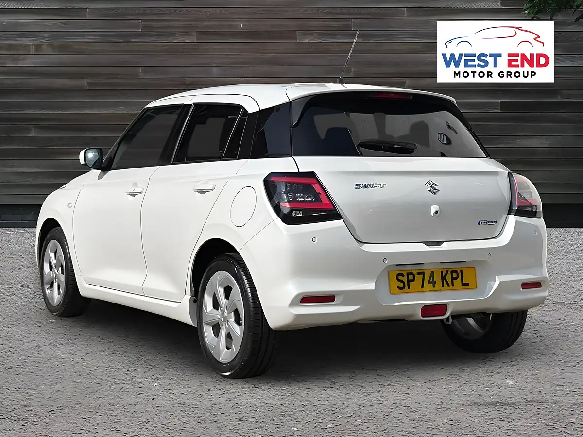 Used 2024 Suzuki Swift Motion White - Interior and Exterior details 4