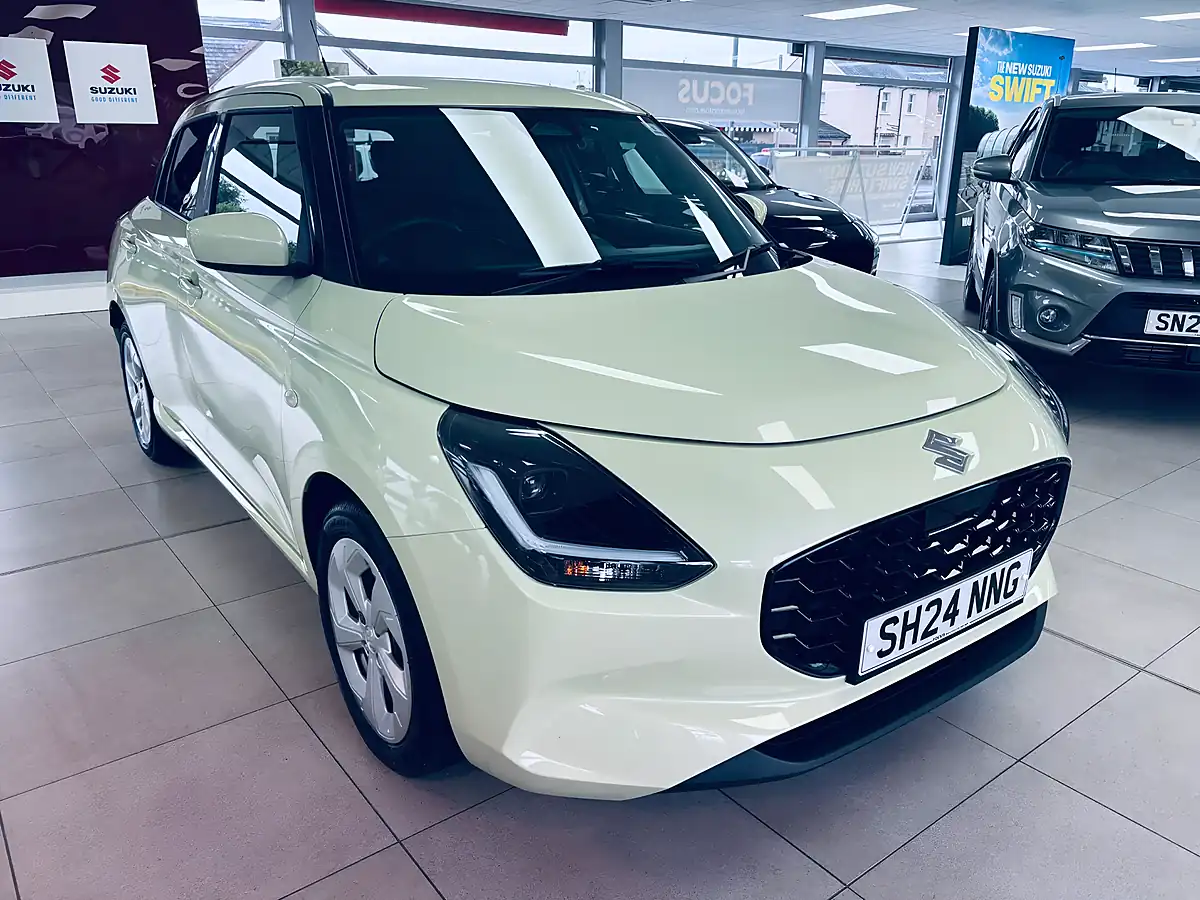Used 2024 Suzuki Swift Motion Yellow - Front View