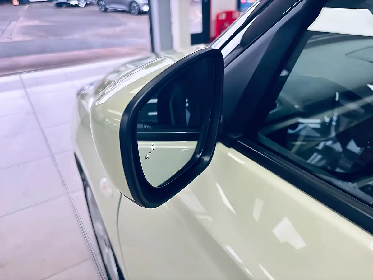 Used 2024 Suzuki Swift Motion Yellow - Interior and Exterior details 19