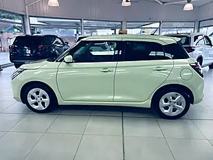 Used 2024 Suzuki Swift Motion Yellow - Interior and Exterior details 4