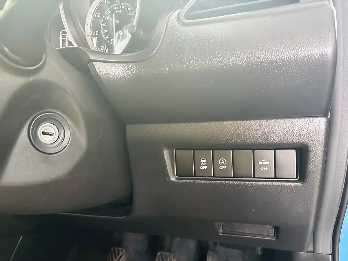 Used 2024 Suzuki Swift Sz-L Blue - Interior and Exterior details 19