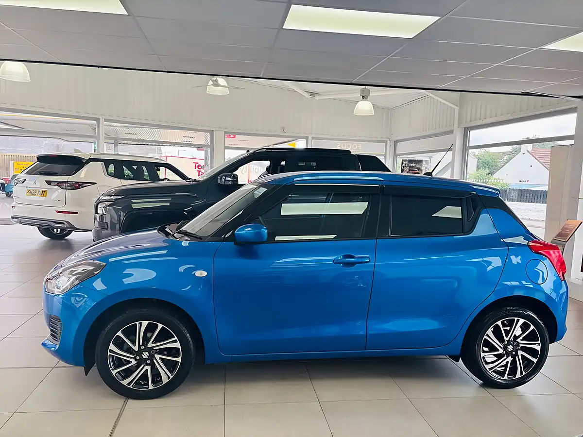 Used 2024 Suzuki Swift Sz-L Blue - Interior and Exterior details 6