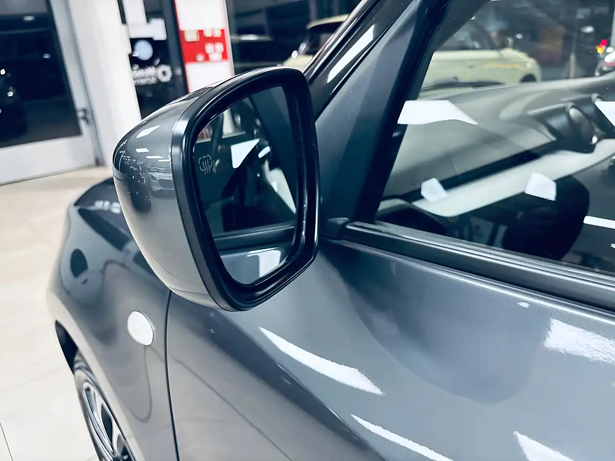 Used 2024 Suzuki Swift Sz-L Grey - Interior and Exterior details 13