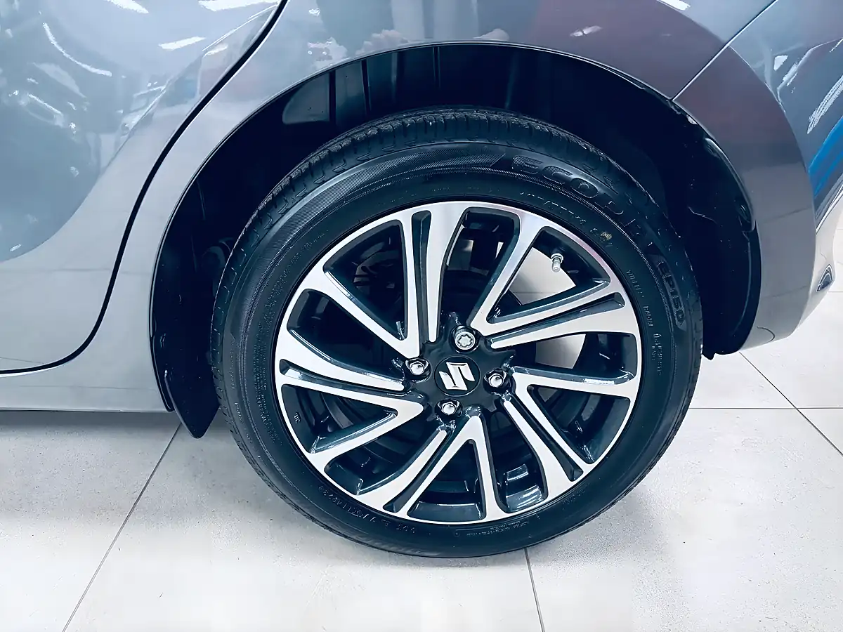 Used 2024 Suzuki Swift Sz-L Grey - Interior and Exterior details 14